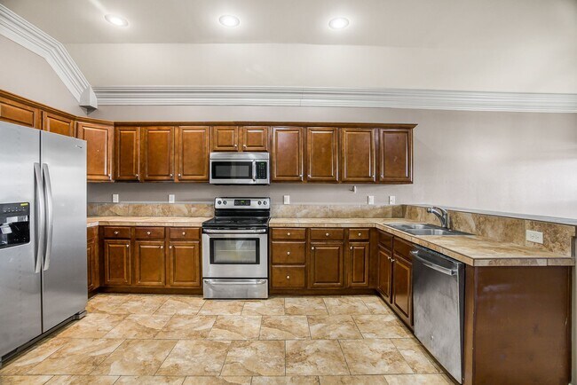 Building Photo - 110 Vienne Pl