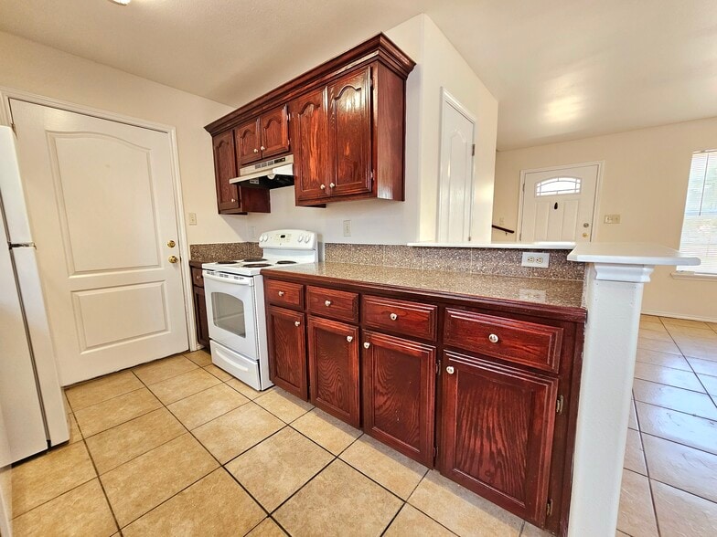 Building Photo - 813 W Arroyo Park Ln