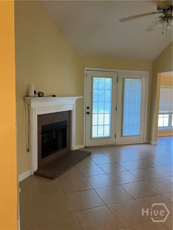 Building Photo - 164 River Bend Dr