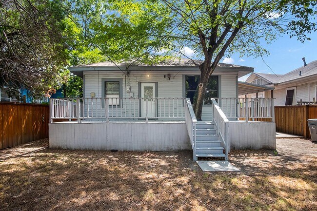 Building Photo - Renovated Winnetka Heights Craftsman home ...
