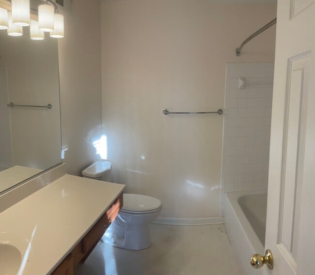 Building Photo - 35931 Clover Terrace