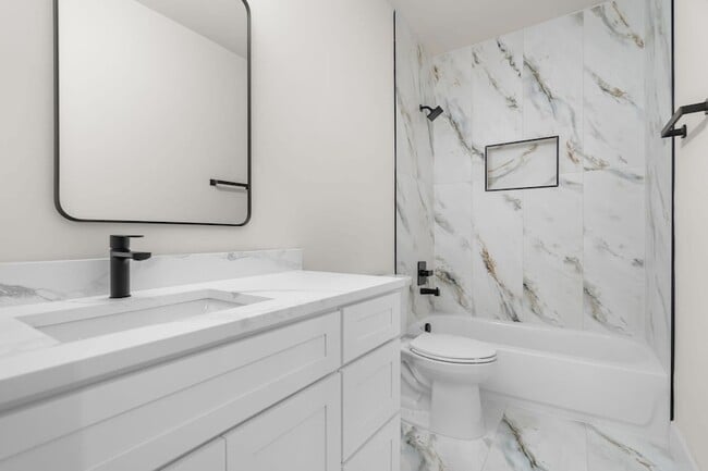 Building Photo - 2340 Alsiddiq Dr