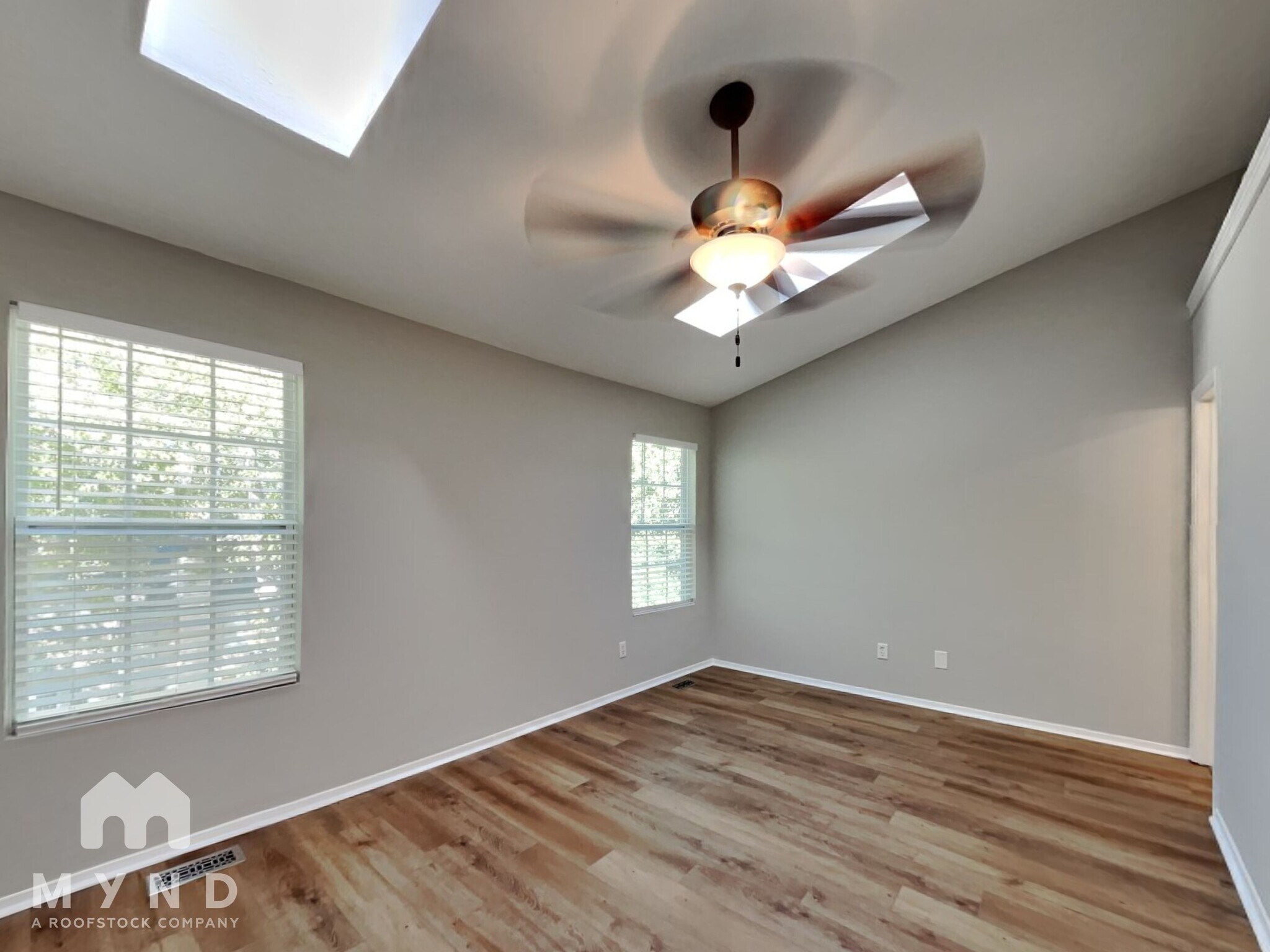 Building Photo - 404 Wedgewood Way