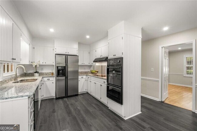 Building Photo - 229 Devonwood Dr