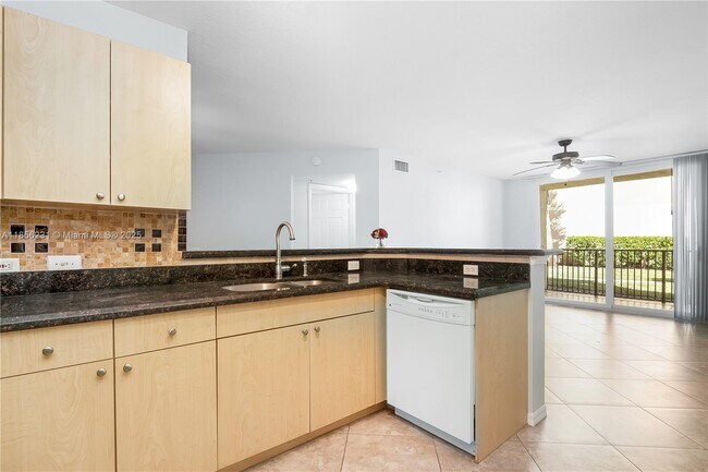 Building Photo - 1308 Villa Cir