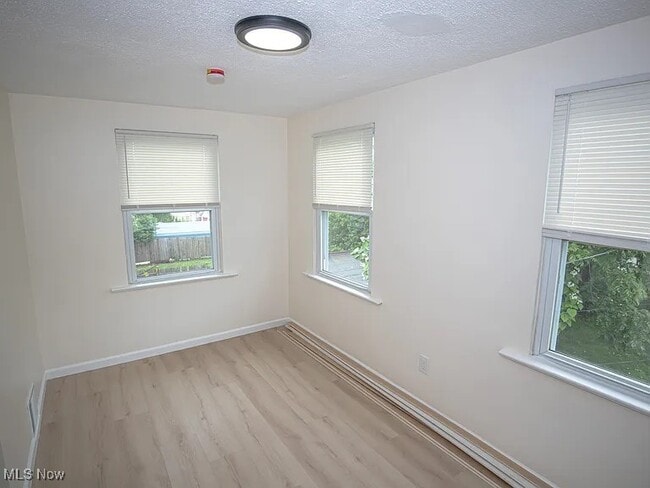 Building Photo - 3219 W 86th St