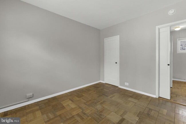 Building Photo - 1400 Martha Custis Dr