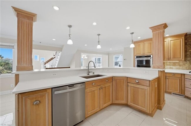 Building Photo - 508 Virginia Dare Dr