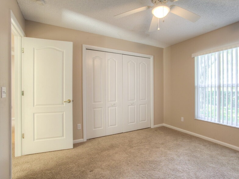 Building Photo - 1484 E Lake Woodlands Pkwy