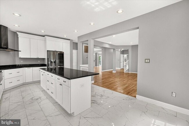 Building Photo - 6455 Saddlebrook Ln