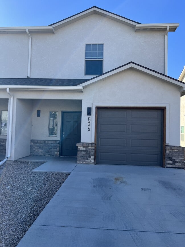 Building Photo - 615 Canyon Vista Way