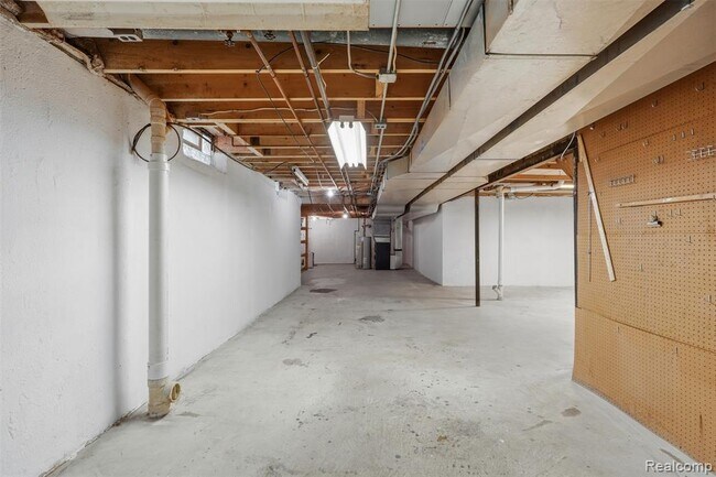 Building Photo - 1880 Welling Dr