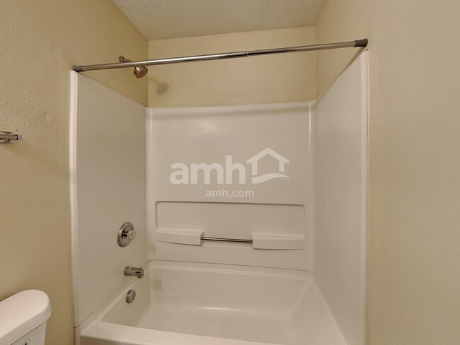 Building Photo - 10350 Lee Stewart Ln