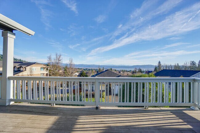 Building Photo - BEAUTIFUL VIEWS of MT. HOOD