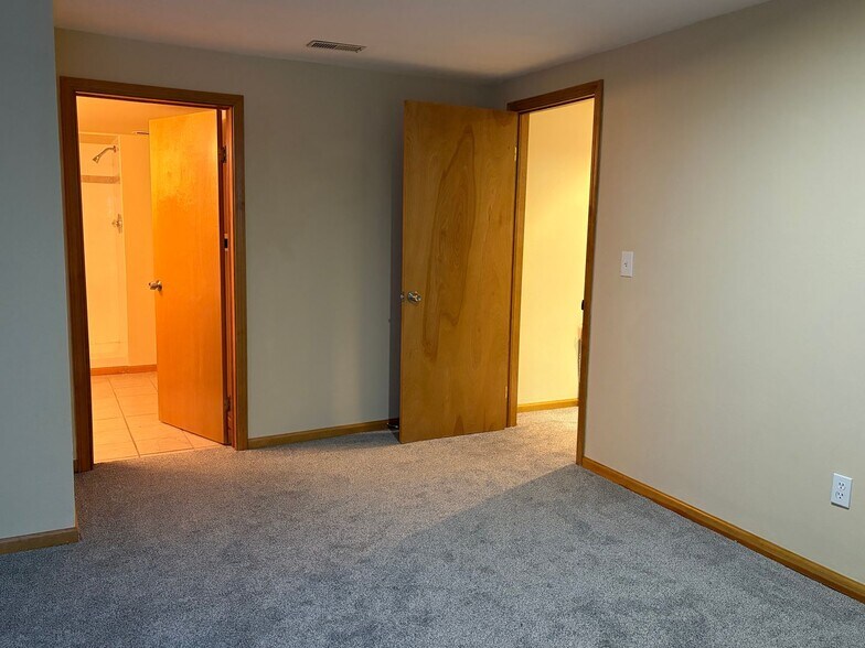 Building Photo - 21585 Hill Gail Way