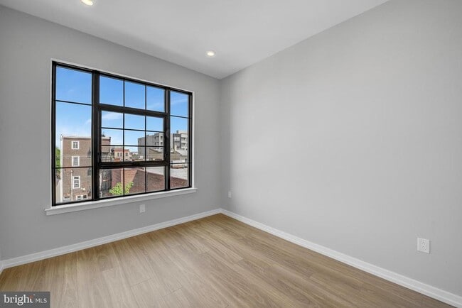 Building Photo - 1205 S 15th St