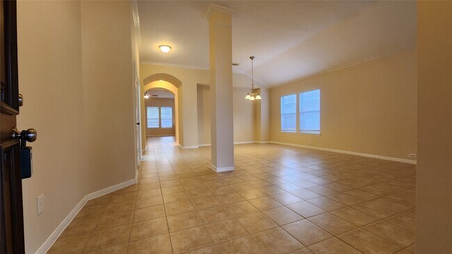 Building Photo - 3011 Sunchase Ct