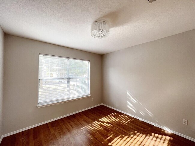 Building Photo - 17301 Dashwood Creek Dr