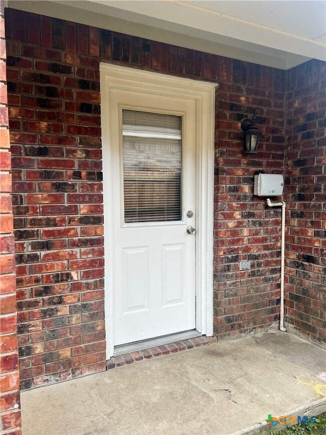 Building Photo - 523 Olaf Dr