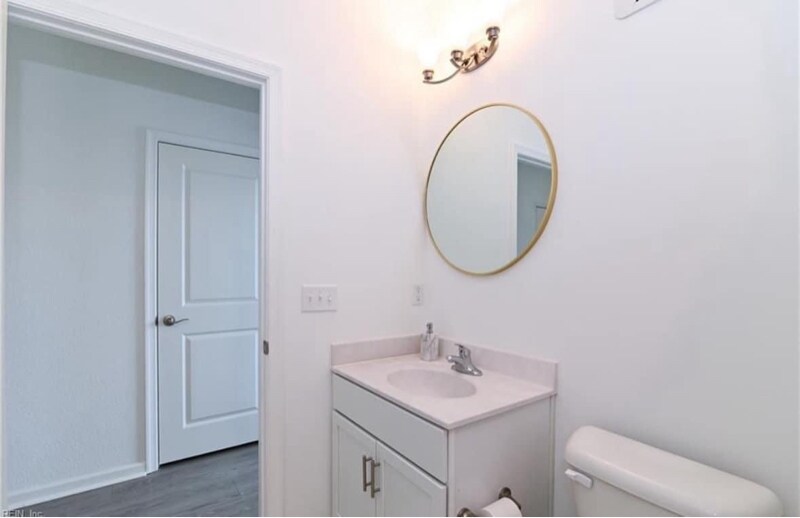 Building Photo - 1725 Dromolin Dr