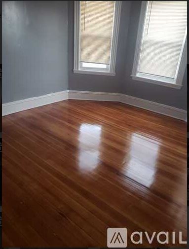 Building Photo - 61 Topliff St