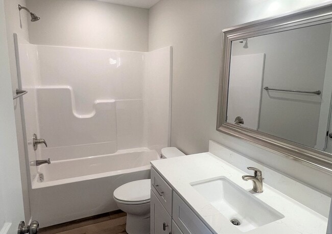 Building Photo - Three Bedroom Townhome