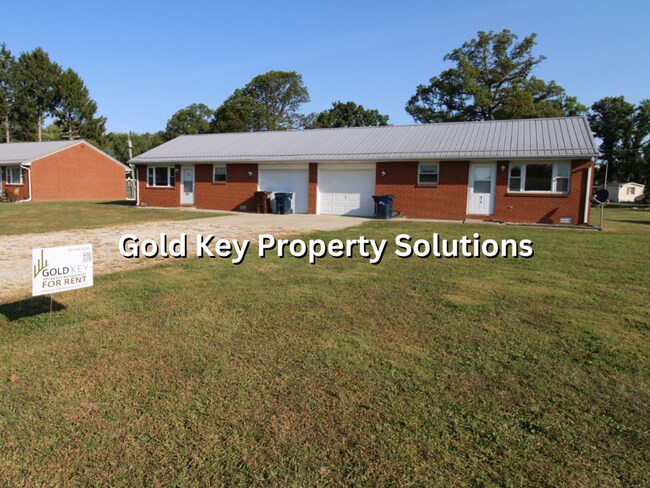 Primary Photo - 818-820 Cossack Dr