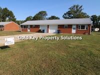 Building Photo - 818-820 Cossack Dr