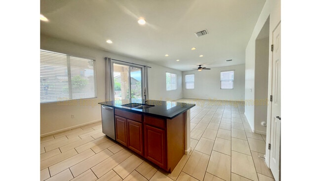 Building Photo - 11442 E Dry Wind Dr