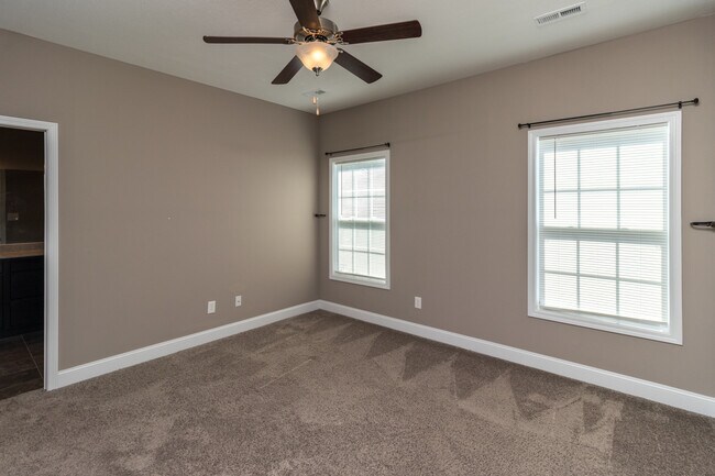 Building Photo - 509 Broadberry Ave