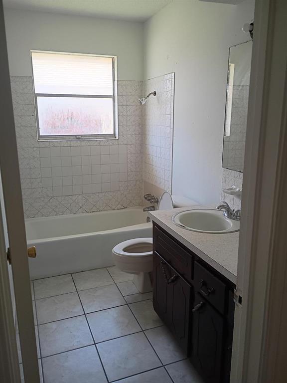 Building Photo - 8713 S Hillcrest Dr