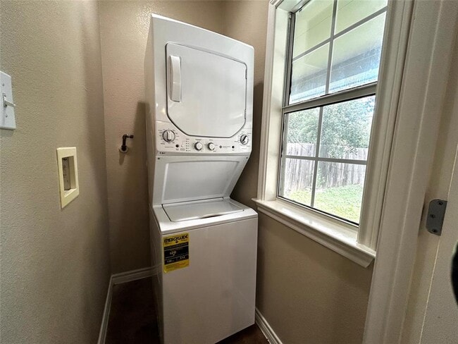 Building Photo - 408 Nelray Blvd