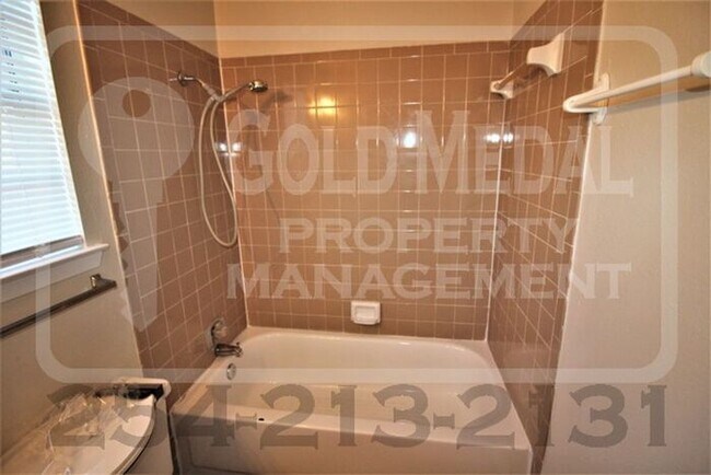 Building Photo - Spacious & affordable 3-bed, 2.5-bath! - Now Available for Rent!