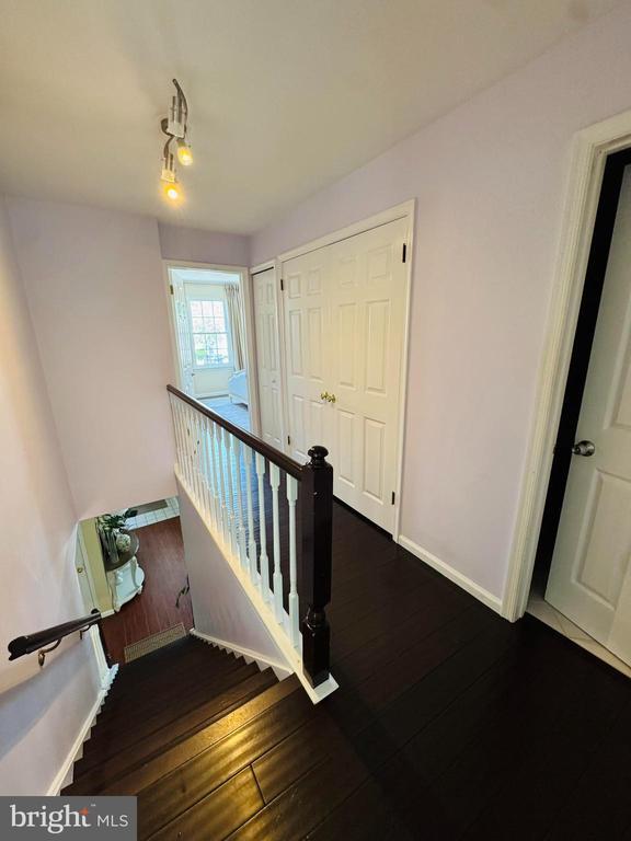 Building Photo - 1724 Balas Cir
