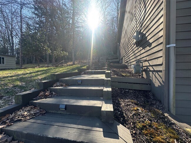 Building Photo - 41 Kenilworth Rd