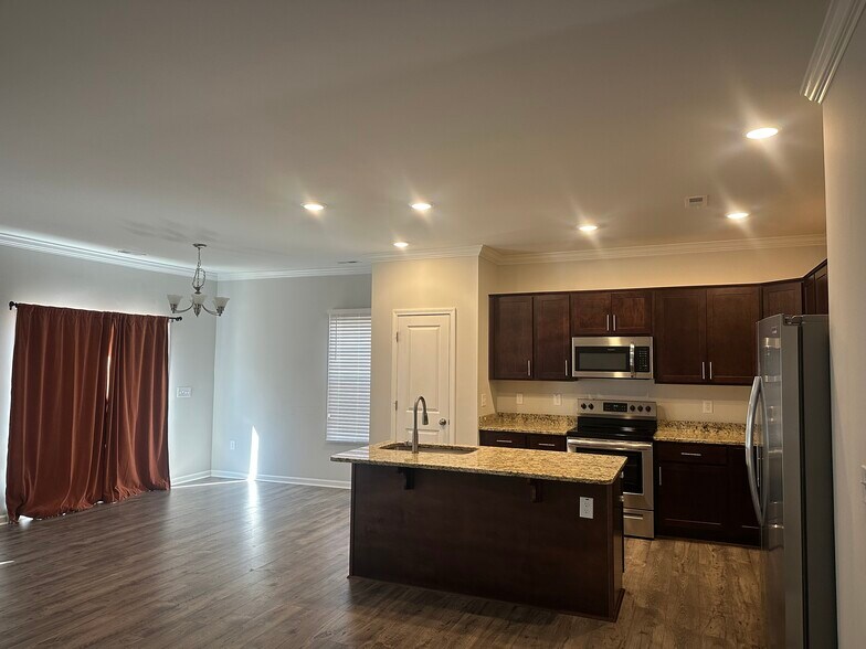 Building Photo - 38 Knotts Berry Rd