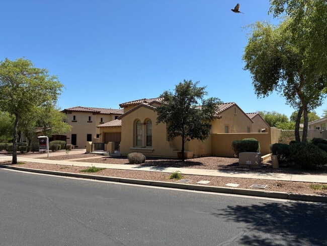 Building Photo - 20973 W Cora Vista