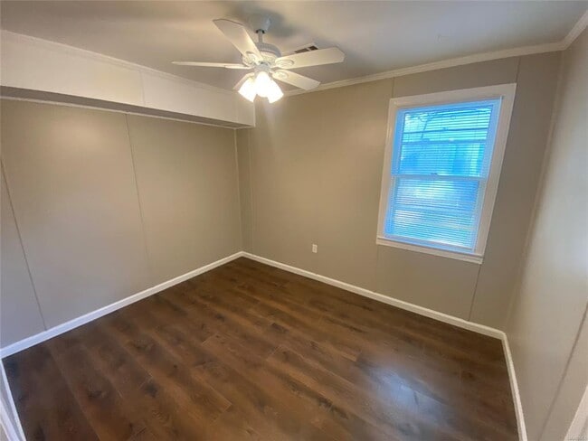 Building Photo - 3540 Farwood Dr