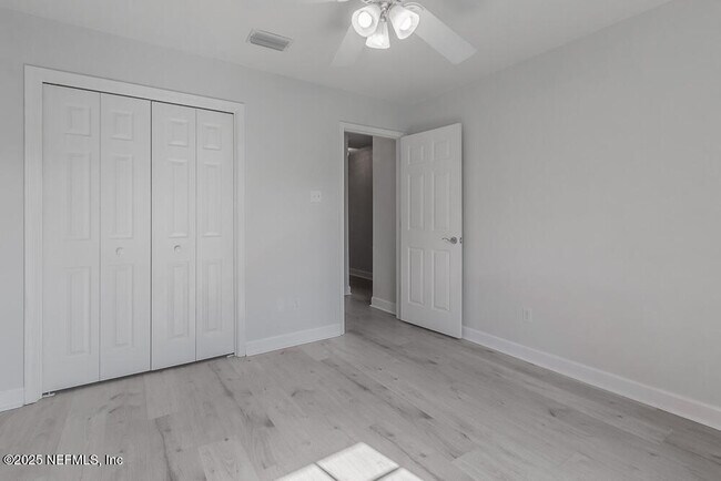 Building Photo - 1737 Heatherwood Dr