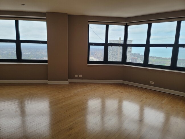 Building Photo - 3660 N Lake Shore Dr