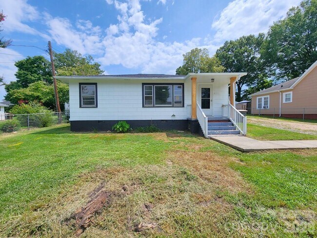 Building Photo - 1208 N Juniper Ave