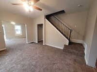Building Photo - 3 Bedroom Duplex Coming Available!