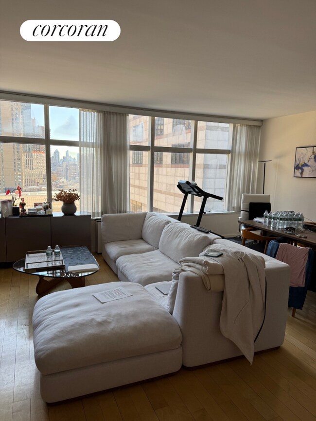 Primary Photo - 160 W 66th St