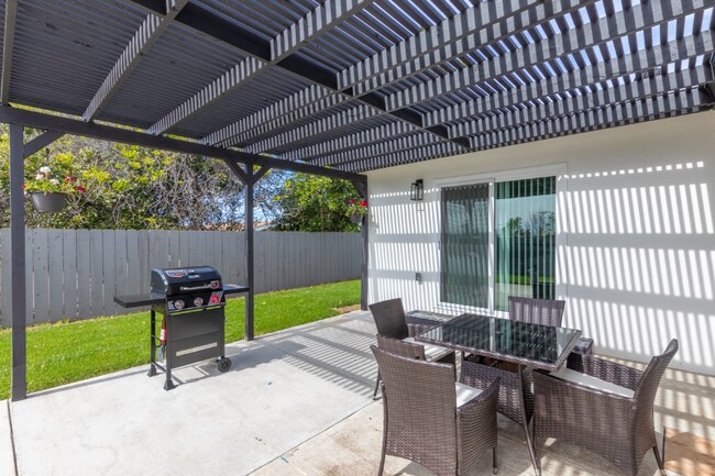 Building Photo - 3950 Marlesta Dr