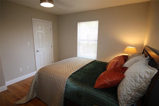 Building Photo - 4606 Wally Ave