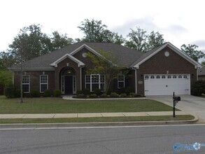 Building Photo - 146 Winding Creek Rd NW
