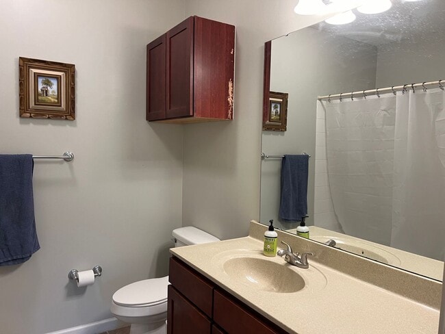 Building Photo - 2 Bedroom 2 Bath Furnished Condo at The Re...