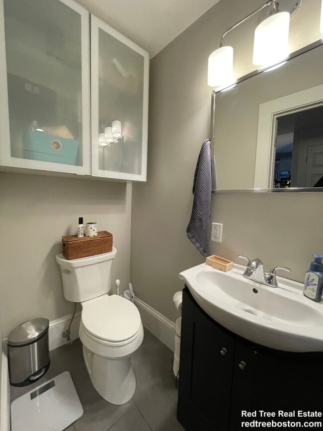 Building Photo - 7 Riverside Pl