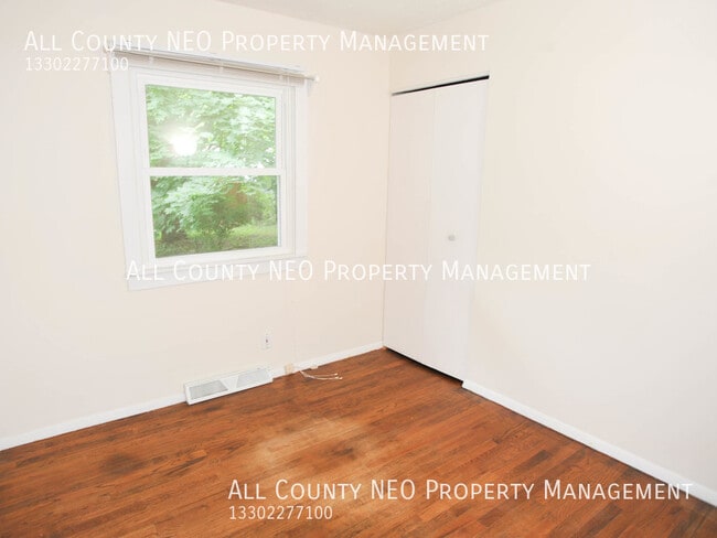 Building Photo - 1155 Madrid Dr