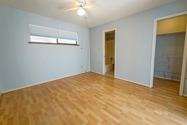 Building Photo - 1800 Nicklaus Dr